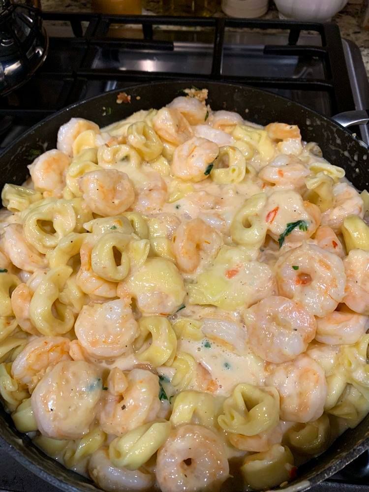 Cheesy Shrimp Tortellini Alfredo Skillet