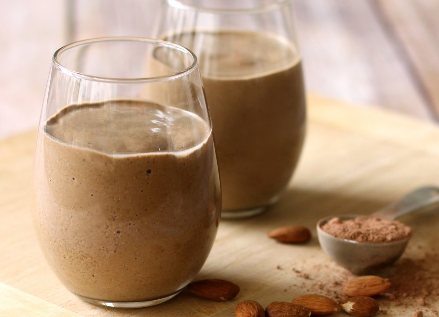 Cocoa-Almond Smoothie