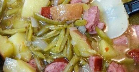 Fresh Snapped Green Beans & Potatoes